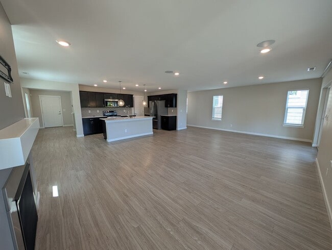 Photo - LIKE-NEW 4 bedroom home in Lacey!