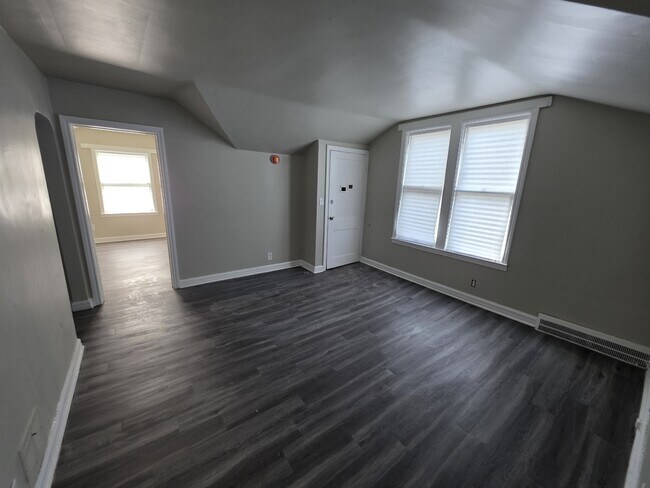 Photo - 15448 Log Cabin St
