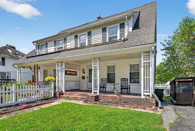 Photo - OPEN HOUSE on Sunday Feb 15th from 12 - 2 PM  Turn-key Ready 3 BR 1 BA in Newburgh, NY -$2700