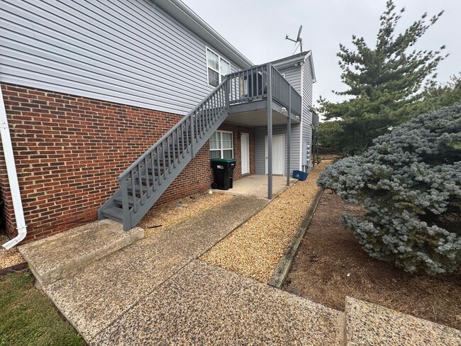 Photo - One level 2 Bedroom Apartment