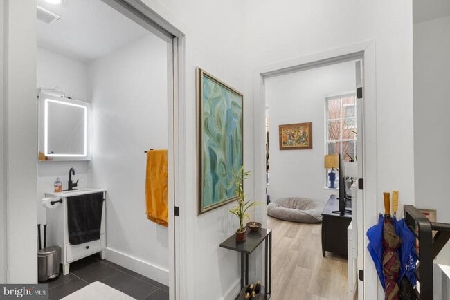 Photo - 212 Catharine St Unit 1