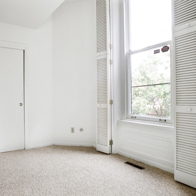 Photo - Franklin West Apartments, Leasing Office