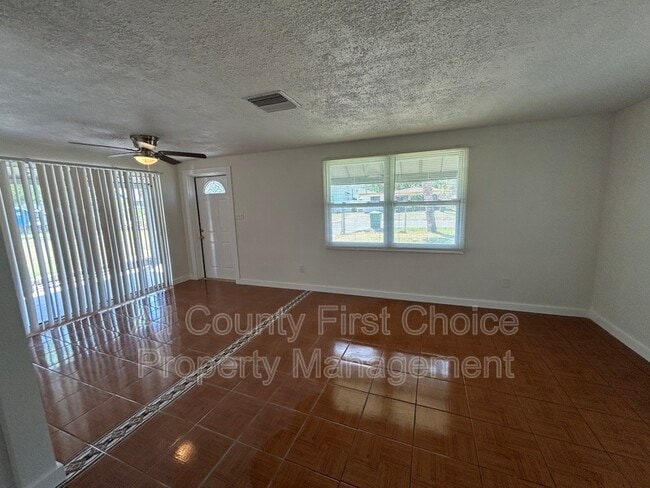 Photo - 7406 S Morton St