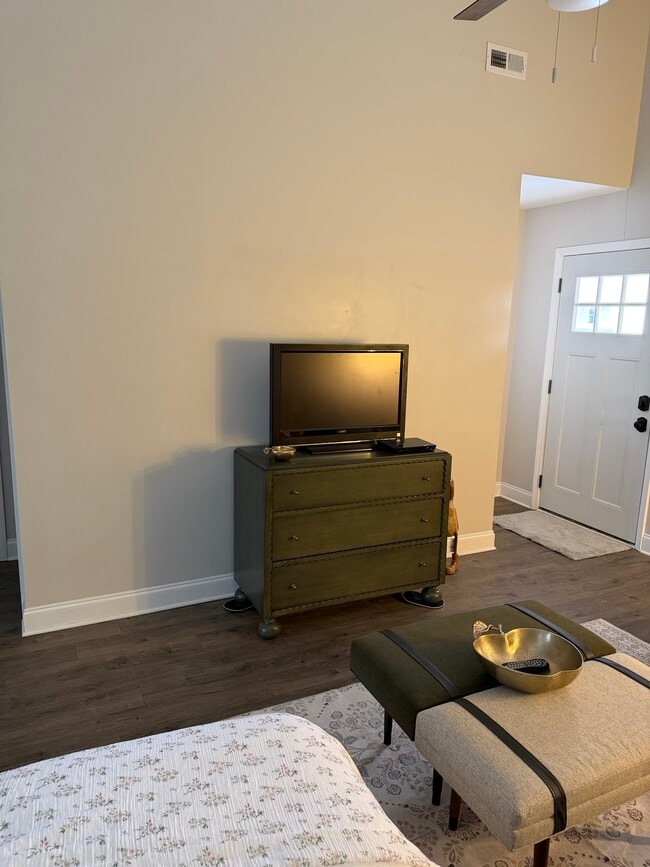 Photo - 6690 Eastbrook Ave SW