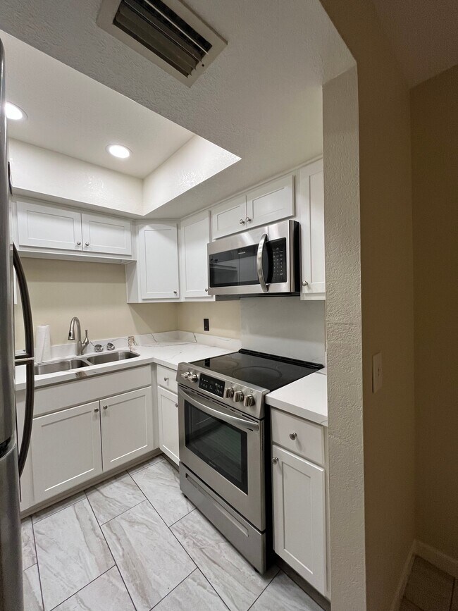 17 E Ruth Ave Unit 302