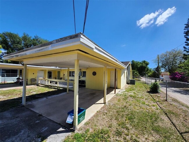 Building Photo - 5219 17th Ave S Unit 5219