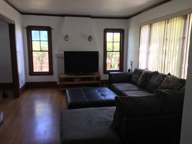 Photo - 918 Ramona Ave