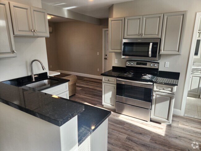 Building Photo - 36 Mount Hope Ave Unit 2 Rental