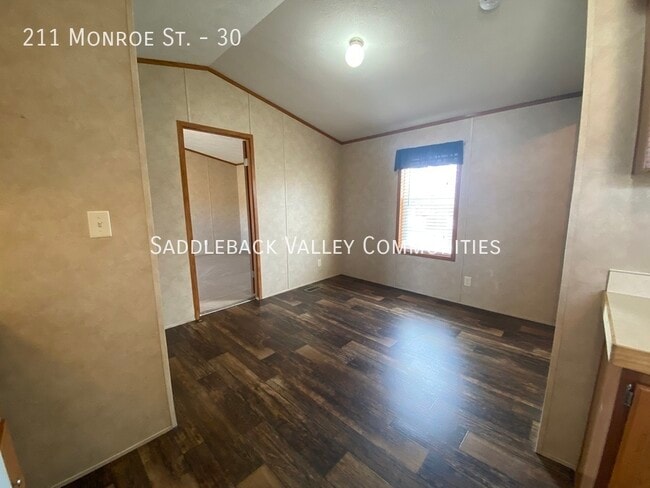 Photo - 211 Monroe St