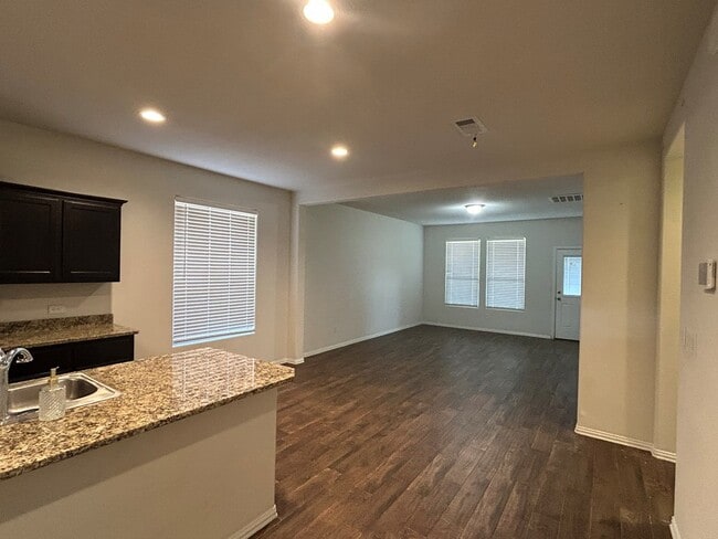1713 Twin Falls Dr