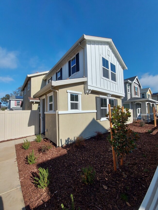 Entrance - 7862 Paseo de Daly