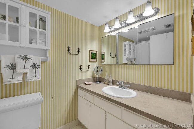 Building Photo - 475 Tequesta Dr Unit 16