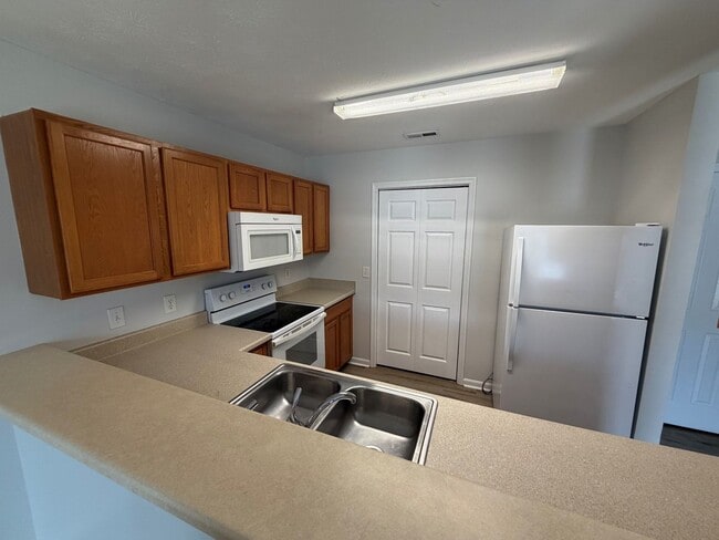2465 Millwood Loop