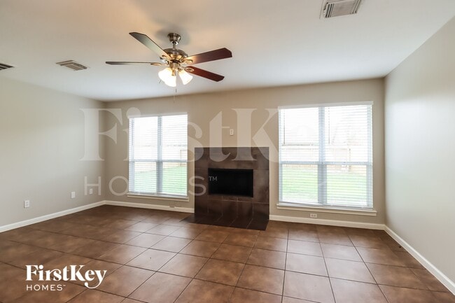 2305 Shady Pine Dr