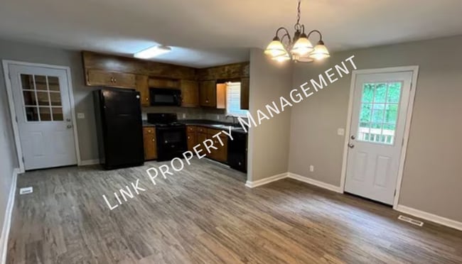 107 Laferry Ln