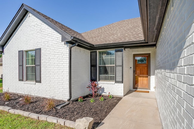 Photo - 205 Shady Ln