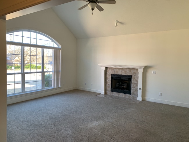 Photo - 702 Tunbridge Dr