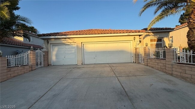 Building Photo - 4844 Jadero Dr