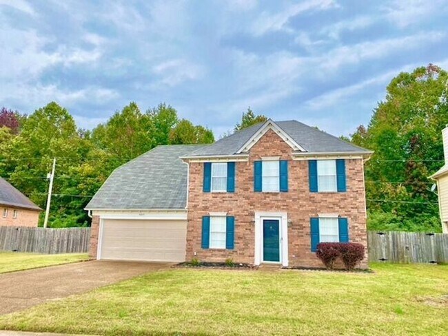 Building Photo - Great Location Fantastic Price-4 Bedroom 2.5 Bath AVAILALBE NoW!