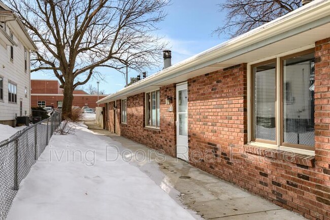 Building Photo - 4610 Adams St Rental