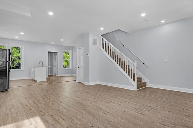Building Photo - Newly renovated 3 bed and 1.5 bathroom in Allendale Neighborhood of Baltimore