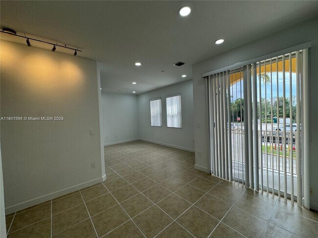 Photo - 10012 NW 7th St Unit 208