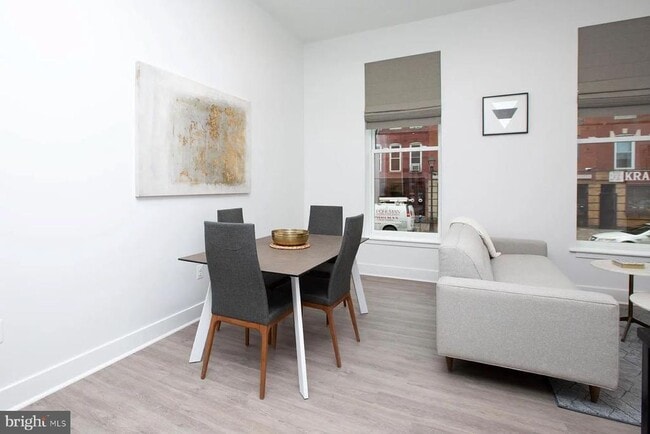 Building Photo - 1742 Fleet St Unit 304