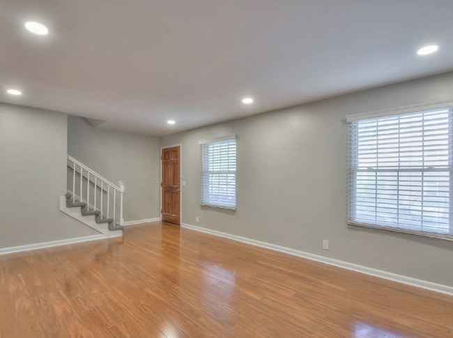 Newly Renovated 3-Bedroom in Hickory Valley Condos, Community Pool and Pet Friendly!