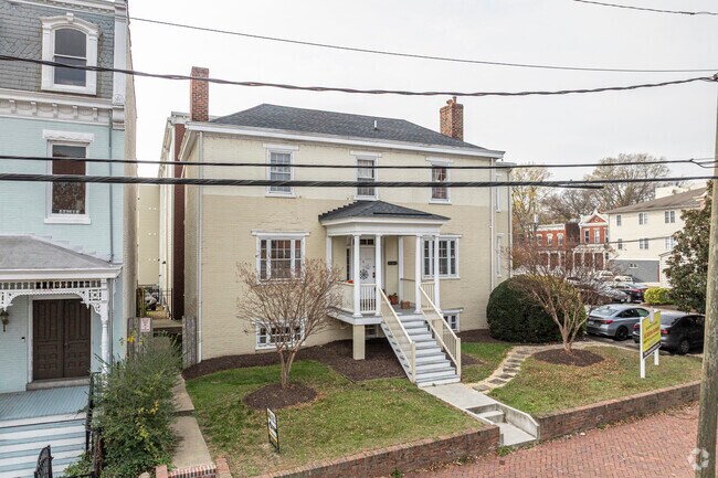 Photo - Pine Court II