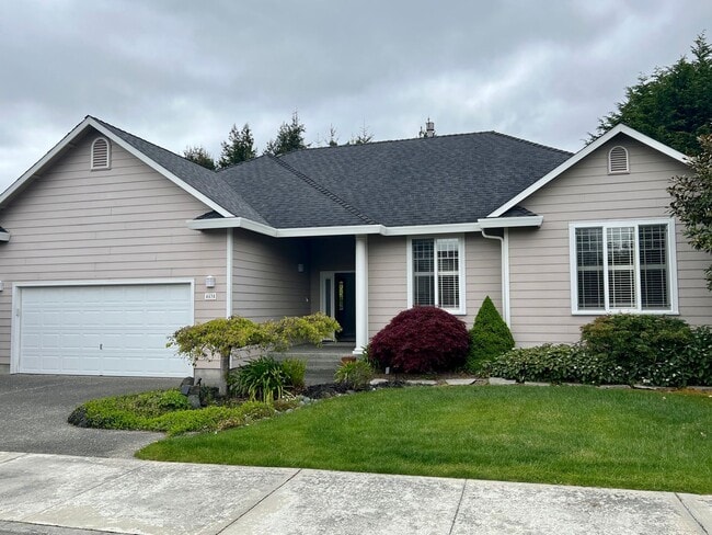 Building Photo - Spacious, Well-Appointed home in a Highly Desirable Location!