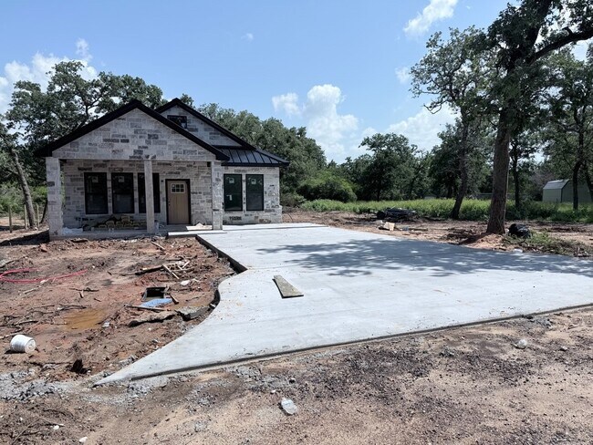 Photo - 306 Mistletoe Cir