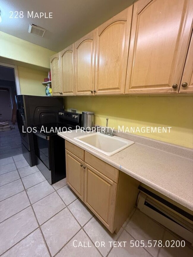 Photo - 228 Maple-