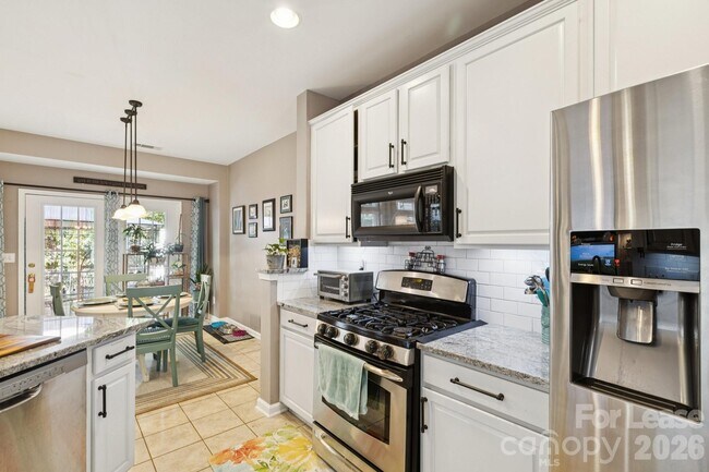 Photo - 6037 Queens Walk Ct