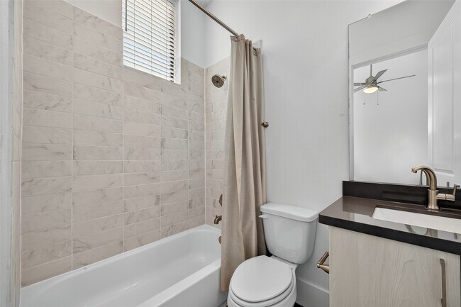 Photo - 2401 Crawford St Unit C3D