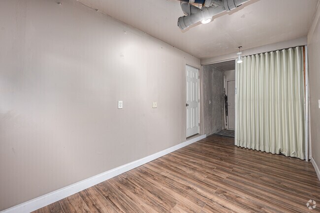 2BR, 1BA - 515SF - Second Bedroom