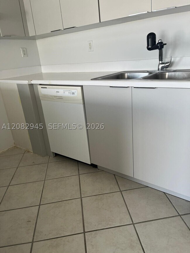 Photo - 3500 Coral Wy Unit 1414
