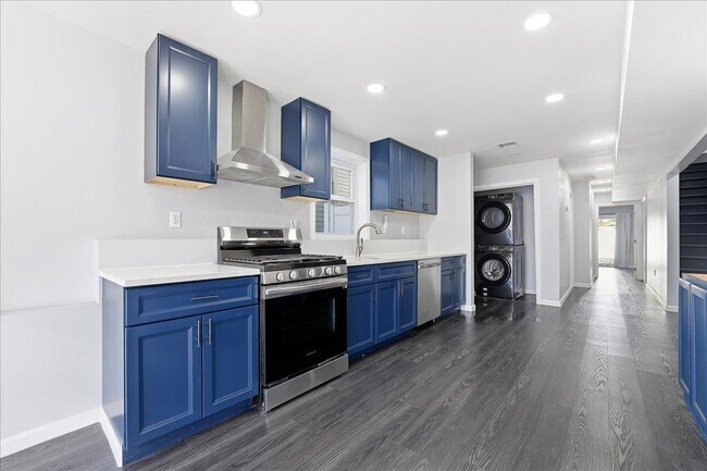 Building Photo - 225 Freeman Ave Unit 1