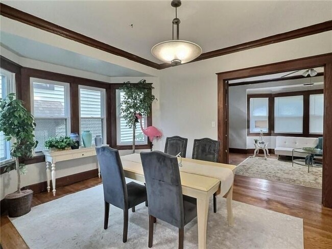 Building Photo - 350 Augustine St