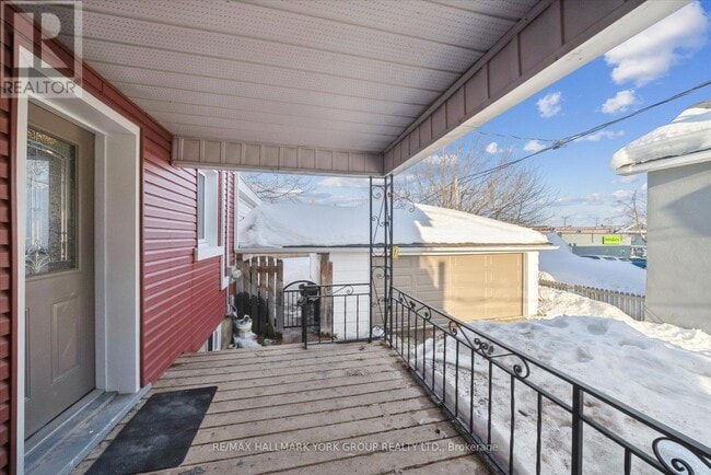 Photo - 16 Albert St N Unité Main