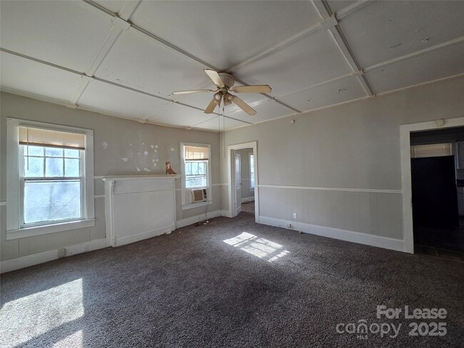 Photo - 405 S Yates St