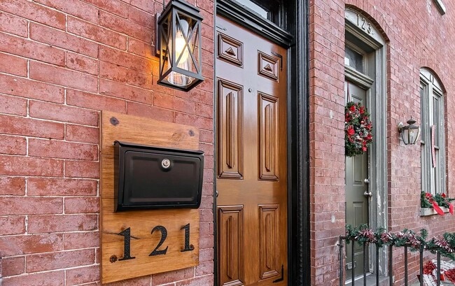 Photo - 121 Howard Ave