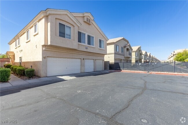 Building Photo - 6409 Stone Dry Ave Unit 103 Rental