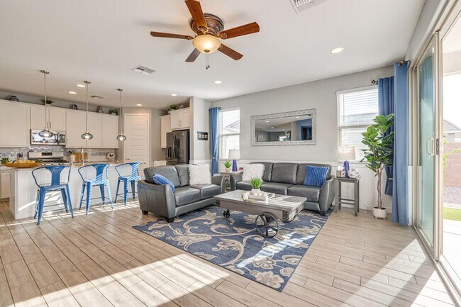 Photo - 417 E Emerald Dr Unit ID1385974P