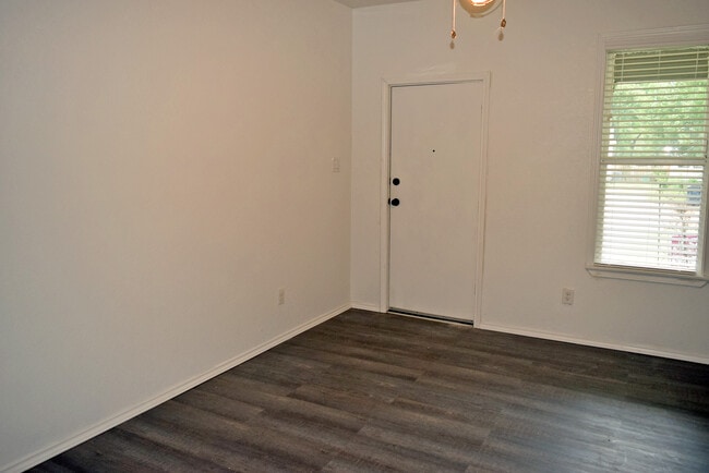 Photo - 1807 Fairmount Ave
