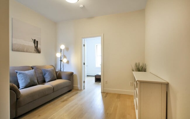 Photo - 265 Broadway