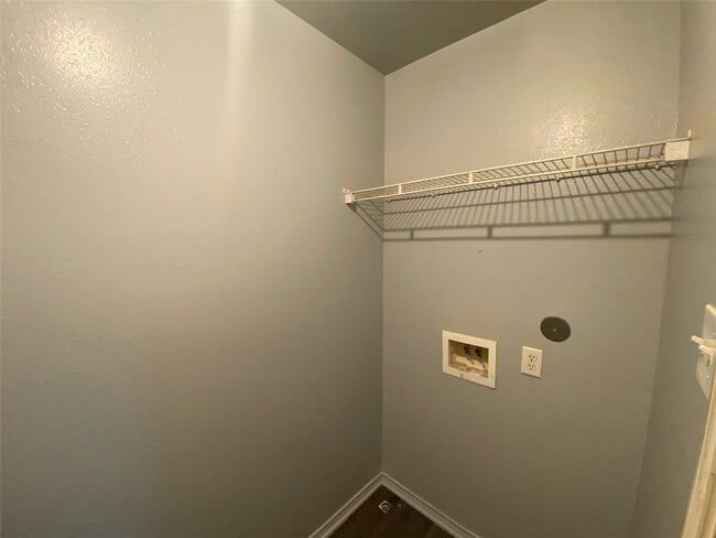 Building Photo - 19706 Shores Edge Dr Rental
