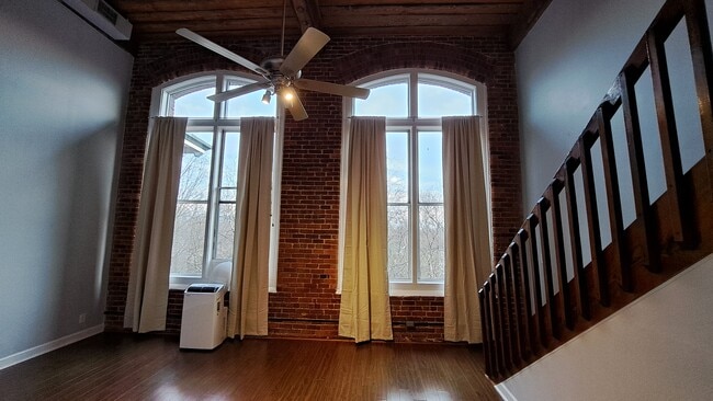 Photo - 201 Hoskins Mill Ln Unidad Apt. 325