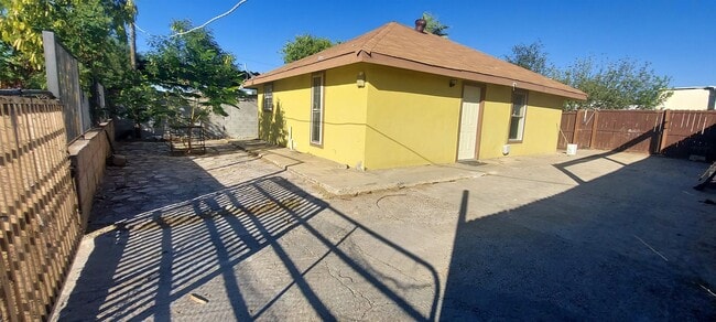 Photo - 207 Arco Iris Road