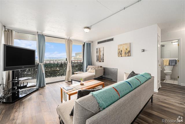 Building Photo - 1020 15th St Unit 12C Rental