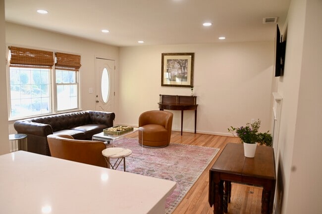 Photo - 4448 6th Ave S